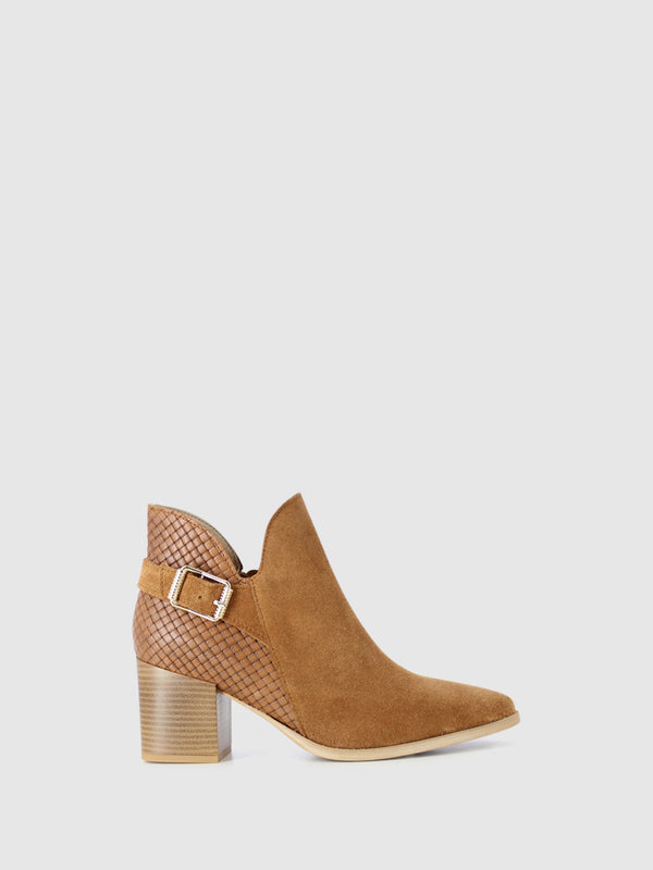 Botins com Fivela em Camel